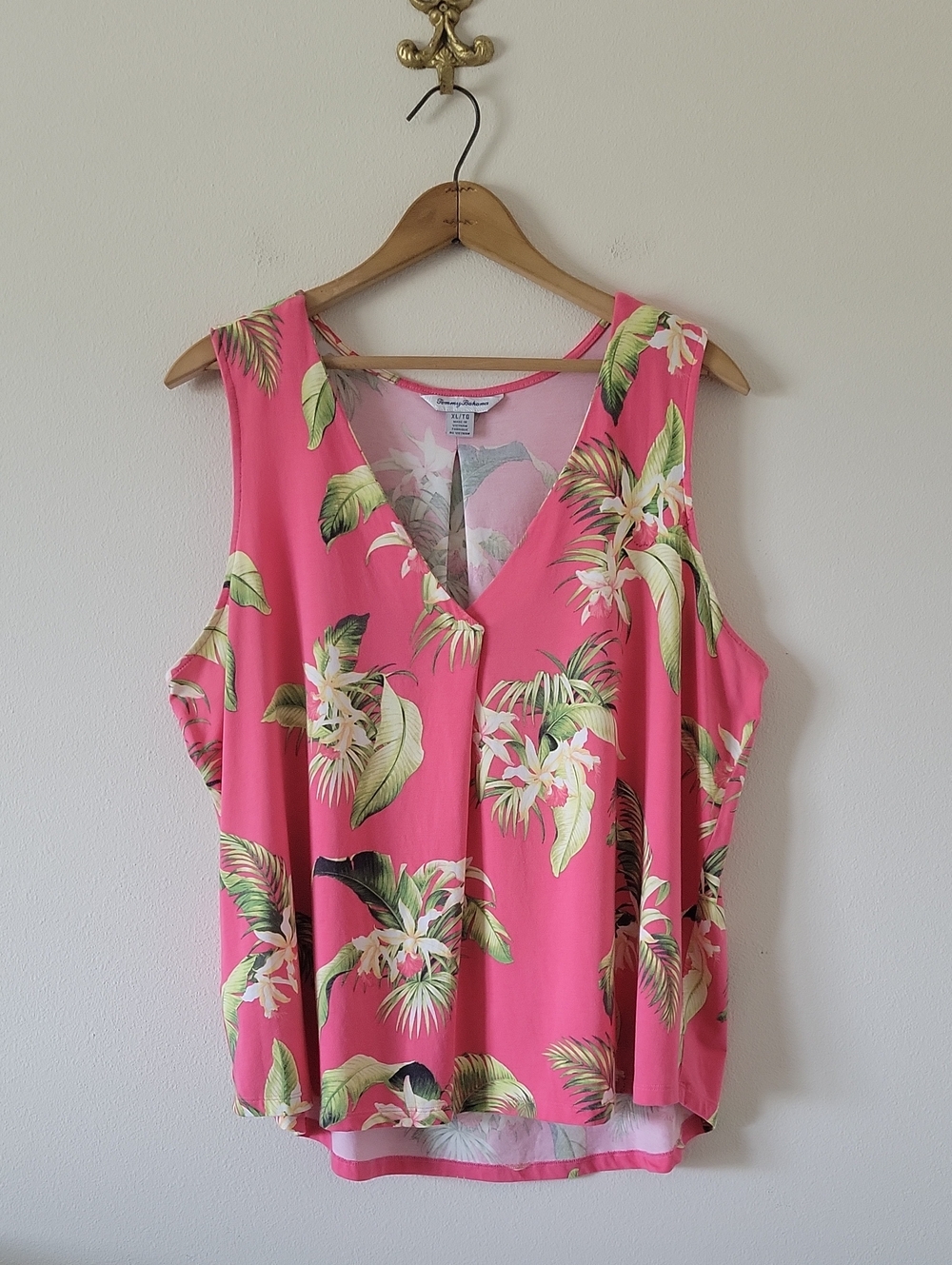 Tommy Bahama Pink V-neck Pleat Front Tank Size XL